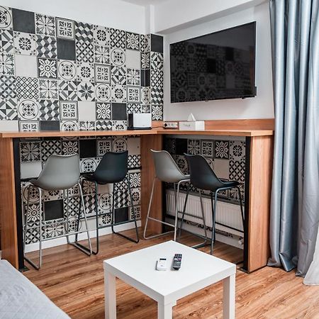 Puzzle Apartaments&Studios Craiova Ngoại thất bức ảnh