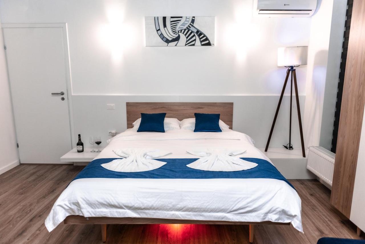 Puzzle Apartaments&Studios Craiova Ngoại thất bức ảnh