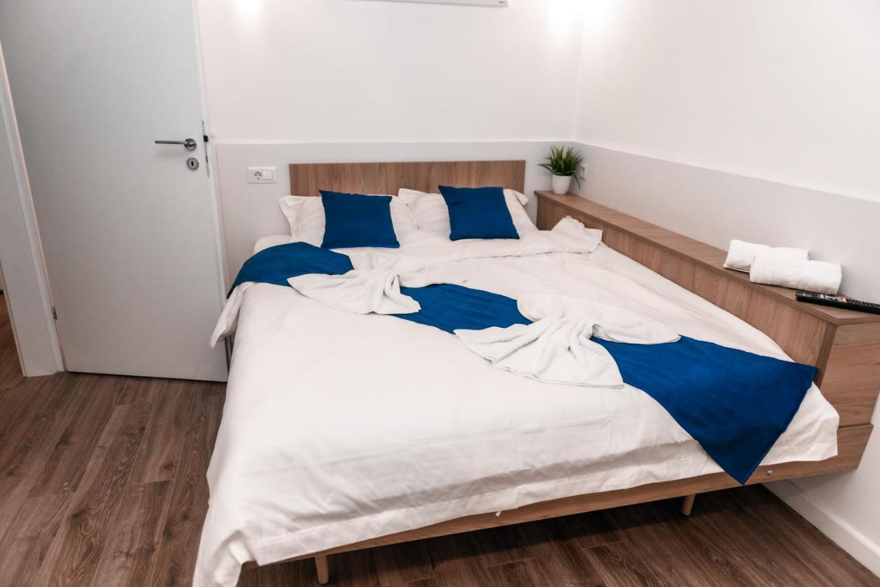 Puzzle Apartaments&Studios Craiova Ngoại thất bức ảnh