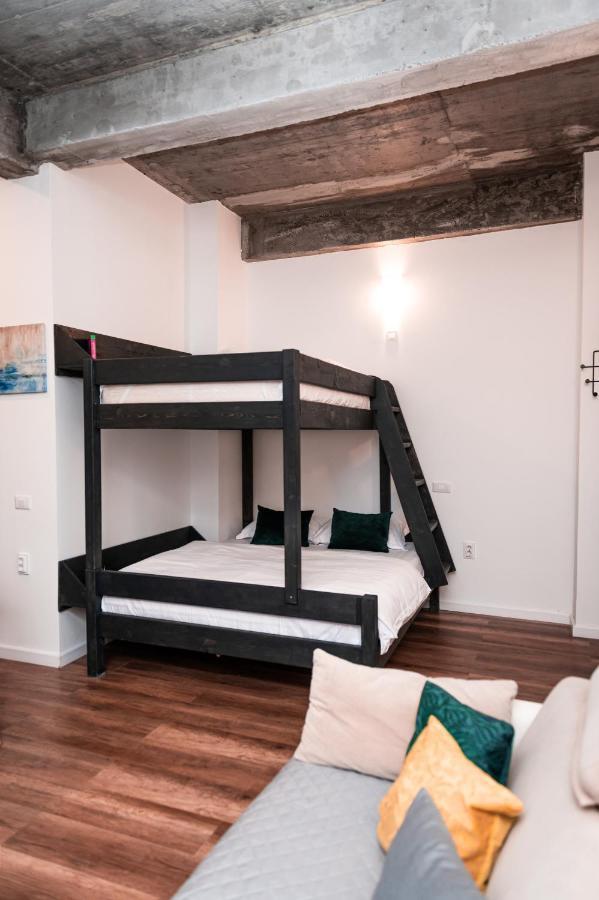 Puzzle Apartaments&Studios Craiova Ngoại thất bức ảnh