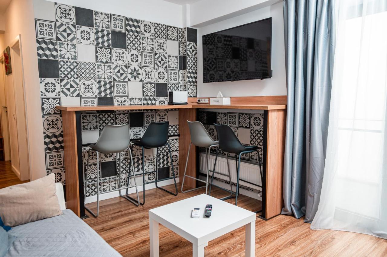 Puzzle Apartaments&Studios Craiova Ngoại thất bức ảnh