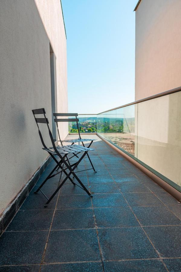 Puzzle Apartaments&Studios Craiova Ngoại thất bức ảnh