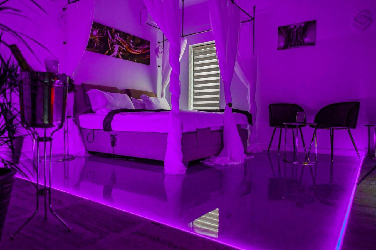 Puzzle Apartaments&Studios Craiova Ngoại thất bức ảnh